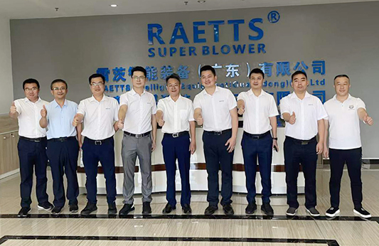 贛州市副市長陳水連、贛州市經(jīng)開區(qū)黨工委副書記梁丁盛等領(lǐng)導(dǎo)先后蒞臨雷茨考察