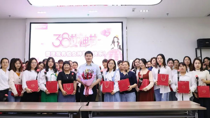 春風(fēng)十里不如你：雷茨慶祝第100個婦女節(jié)！