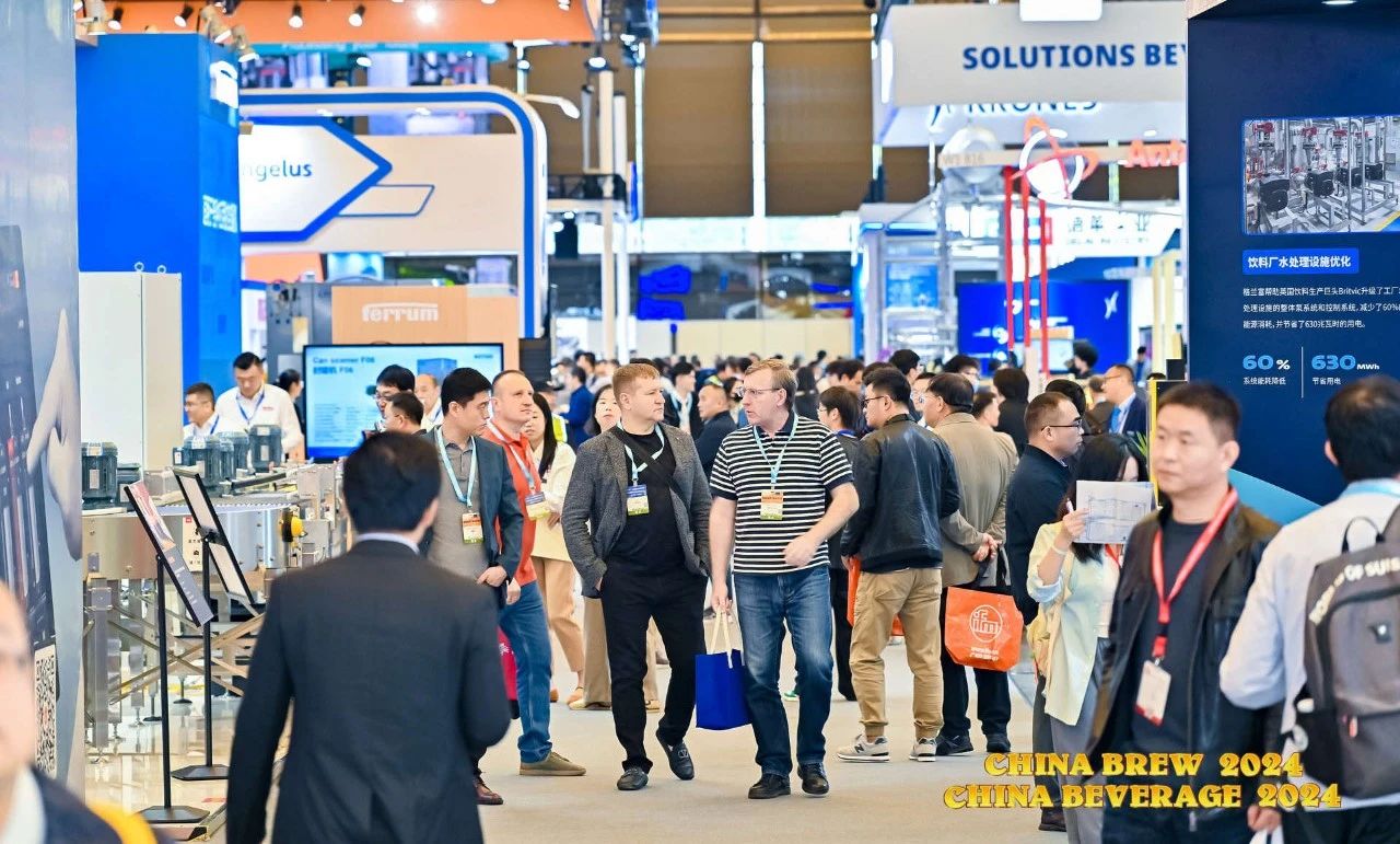 本年度再次亮相酒飲大展，雷茨磁浮冷水機（熱泵）等深受酒飲行業(yè)青睞！