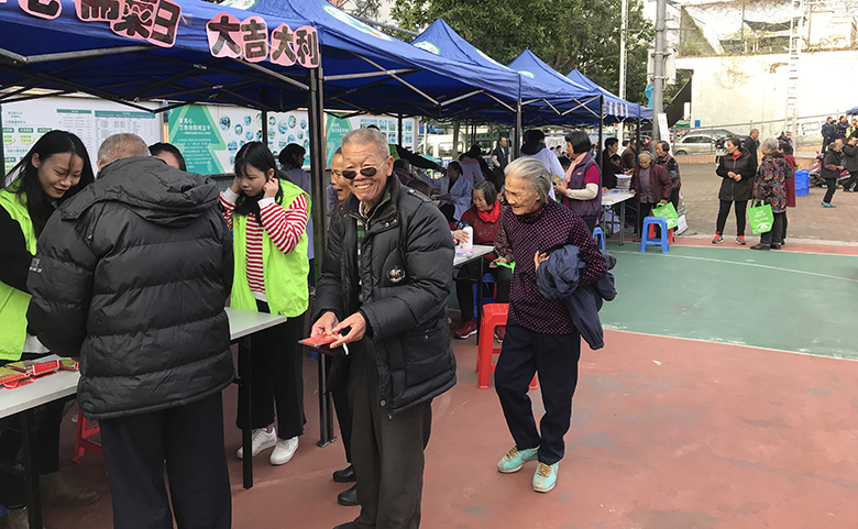 銳天參與上屯第五屆老人節(jié)活動