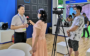 雷茨空氣懸浮風(fēng)機(jī)《中國(guó)環(huán)博會(huì)廣州展》現(xiàn)正在火熱進(jìn)行中。。。